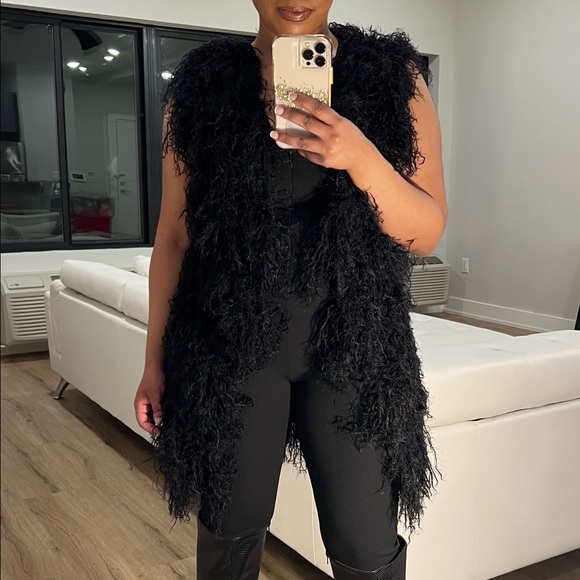 Black Fuzzy Vest - Picture 2 of 4